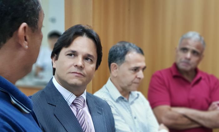 Câmara empossa o 1º suplente do MDB