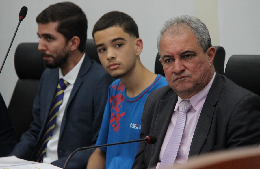 Câmara de Ipatinga dá posse aos novos vereadores mirins 