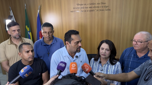 Presidente da Câmara recebe deputada federal em reunião institucional no Legislativo