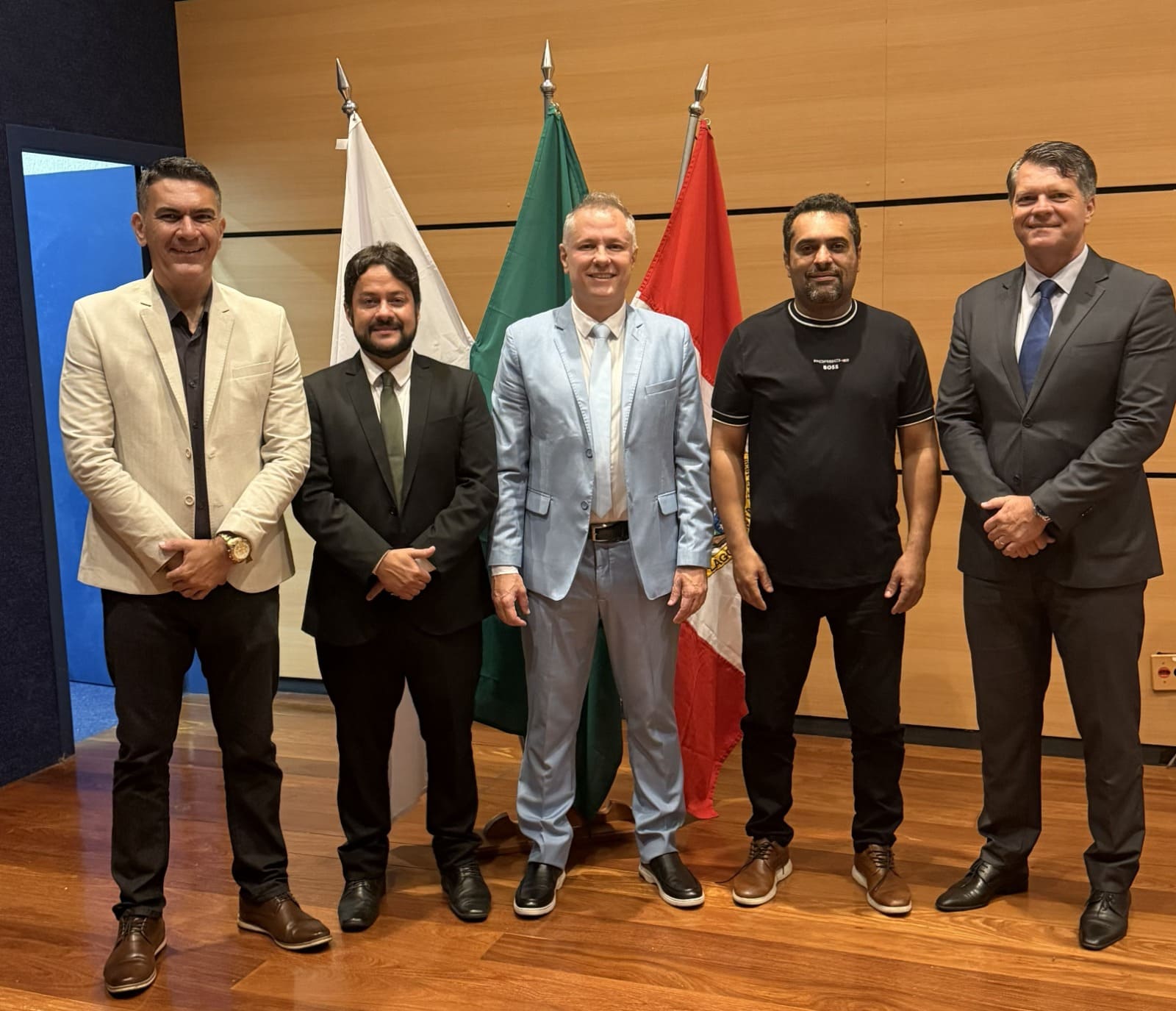 Representantes do Legislativo de Ipatinga participam de posse da nova Mesa Diretora em Lagoa Santa