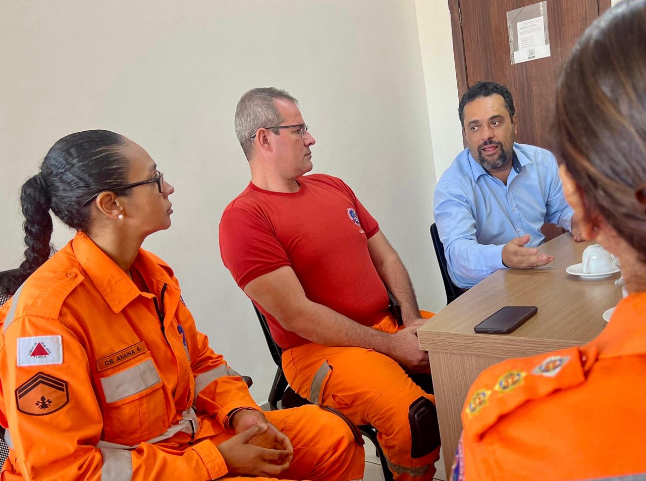Presidente da Câmara visita Corpo de Bombeiros de Ipatinga e conhece projetos sociais desenvolvidos pela corporação