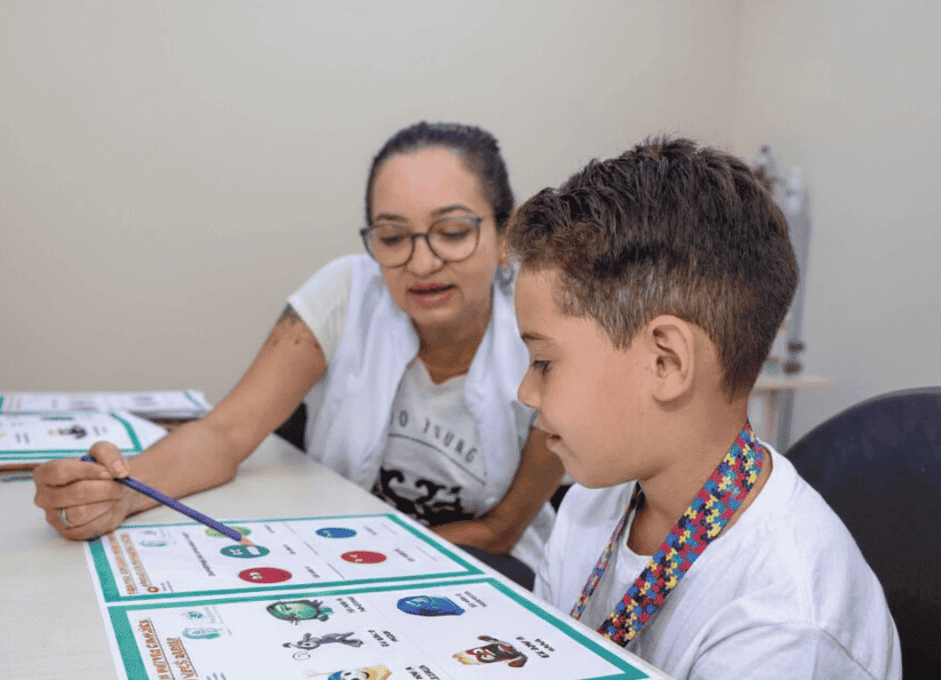 Plenário mantém vetos em saúde e educação, mas derruba veto sobre formação para autismo