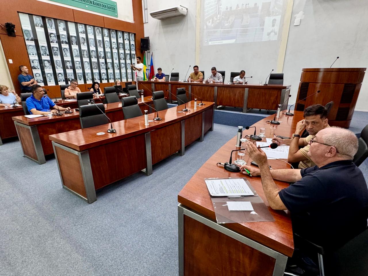 Repasses a caixas escolares da rede municipal avançam nas comissões da Câmara de Ipatinga