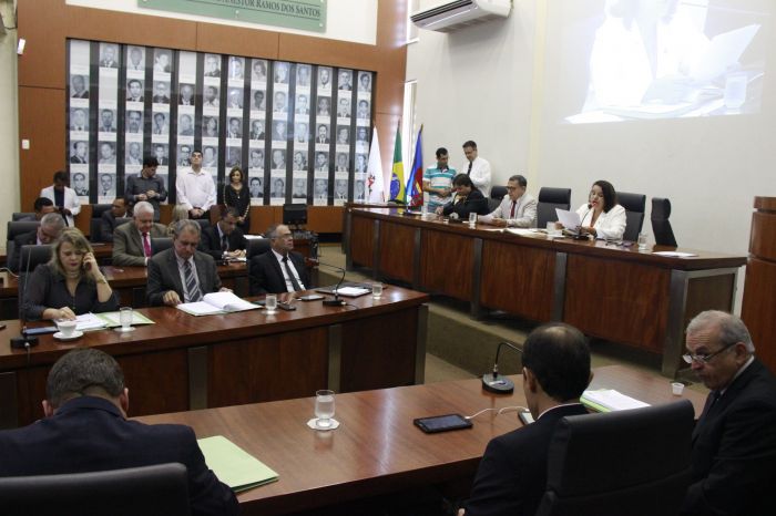 Vereadores aprovam LDO com meta  de receita de R$ 894 milhões para 2019