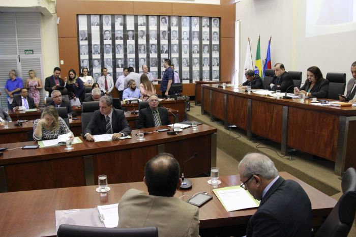 Parlamentares aprovam descontos de juros de até 99% em débitos municipais