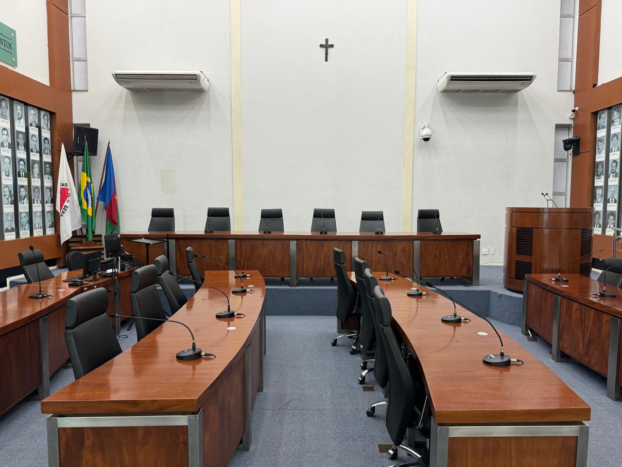 Câmara de Ipatinga recebe Tribunal do Júri durante reforma do Fórum   