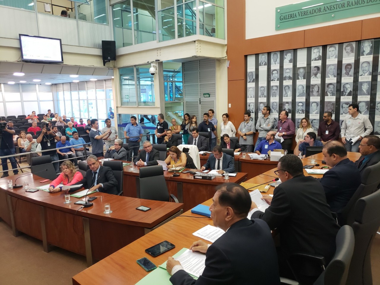 Reunião tem posse definitiva do vereador Fabinho  e votação de relatórios de Comissões Processantes