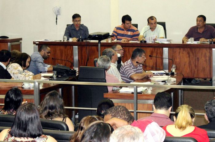 Projeto que pede autorização para pagamento de férias dos servidores do Executivo é diligenciado